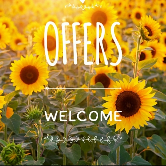 Victoria's Wardrobe & Closet 🌻🦋🌸 - Picture 2 of 9